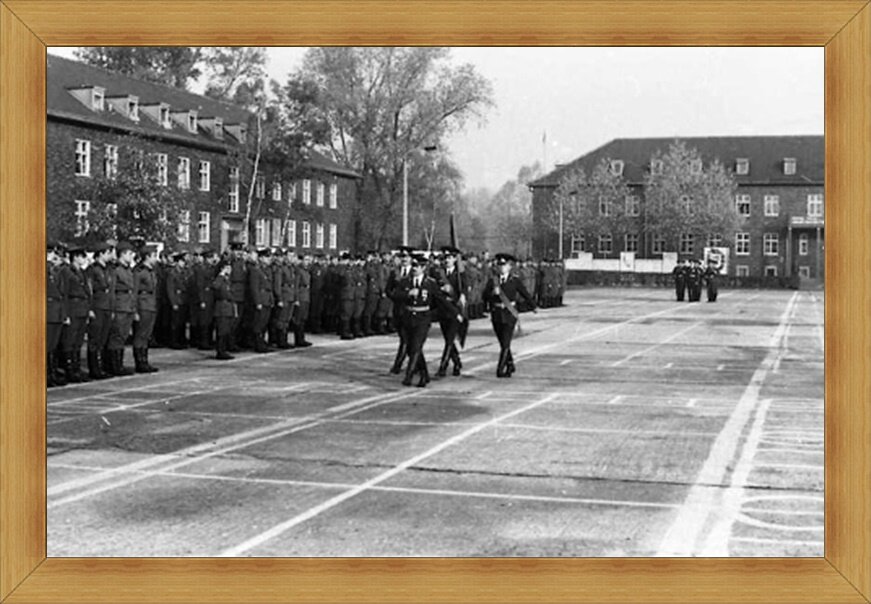 Фотографии гсвг. Шенвальде Германия военный городок. ГСВГ Шенвальде 71 ОП РЭБ. ГСВГ Гарнизон Шенвальде. Военный городок Плауэн Германия.