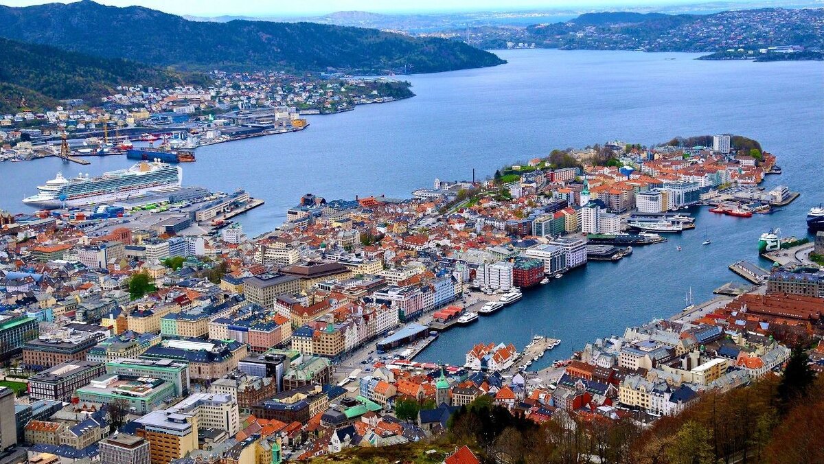 Вид с горы Флойен