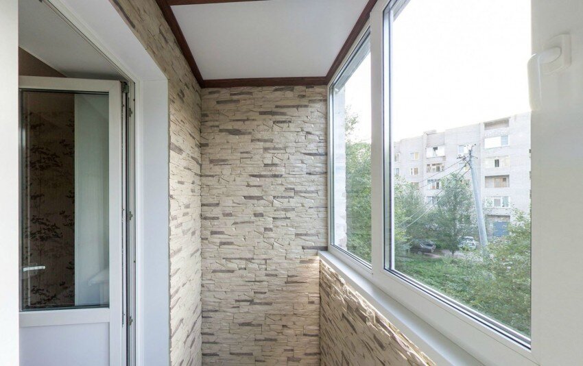 Преимущества и способы отделки балкона искусственным камнем