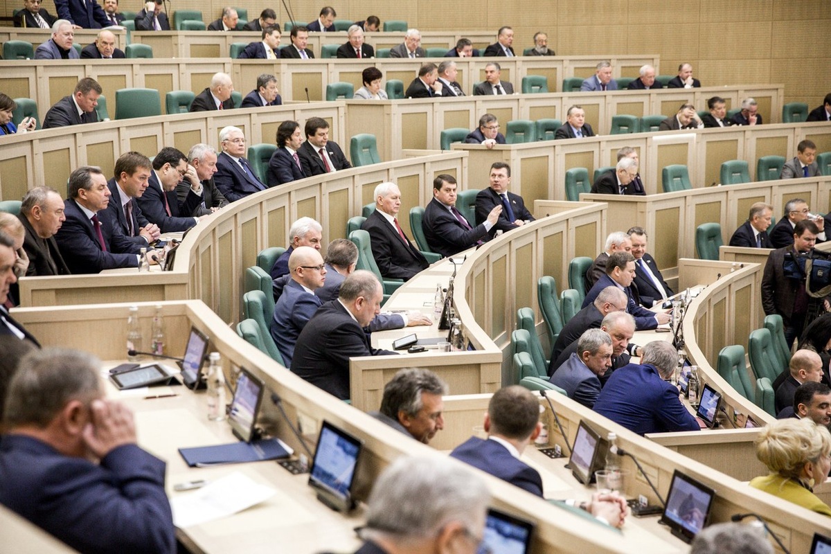Совет Федерации Российской Федерации одобрил бюджет страны на 2019-2021 год