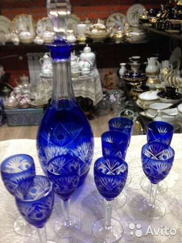 Дулевский фарфор и фарфор ЛФЗ
 Такие статуэтки можно распознать по клеймам «Дулево» и «ЛФЗ». У антикваров такие предметы значительно подорожали, а в Европе и вовсе считаются раритетом, хотя раньше такие статуэтки можно было найти в каждой квартире. Теперь же дизайн таких статуэток копируется, а по их мотивам выпускаются новые изделия. Простую статуэтку можно продать за 10 тысяч рублей, а стоимость некоторых редких экземпляров достигает полусотни тысяч рублей.