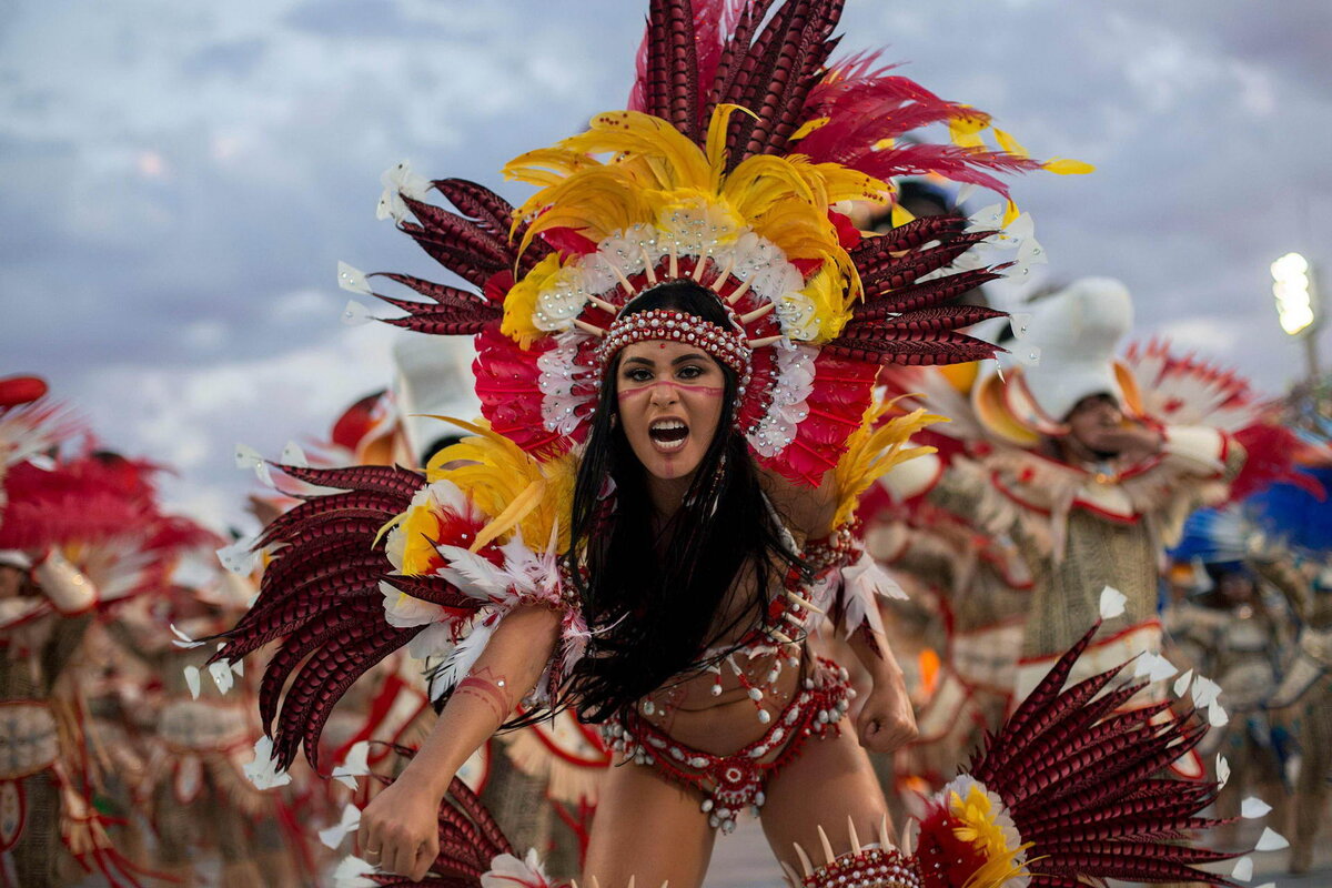 7 самых эффектных костюмов с карнавала в Бразилии - optnp.ru