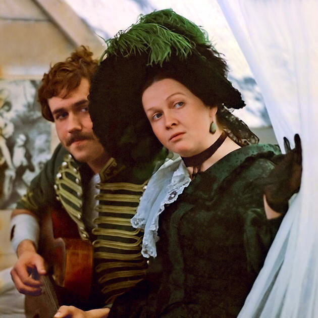 Потрясающая Гундарева в образе бандерши - обаятельна, заботлива и благородна. Скорее "мамочка". Но это кино. Действительность не столь прекрасна. 