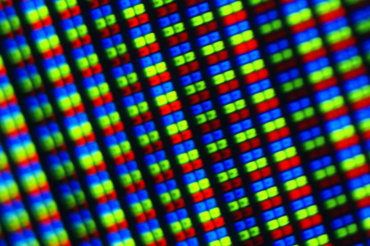 экран телевизора под микроскопом