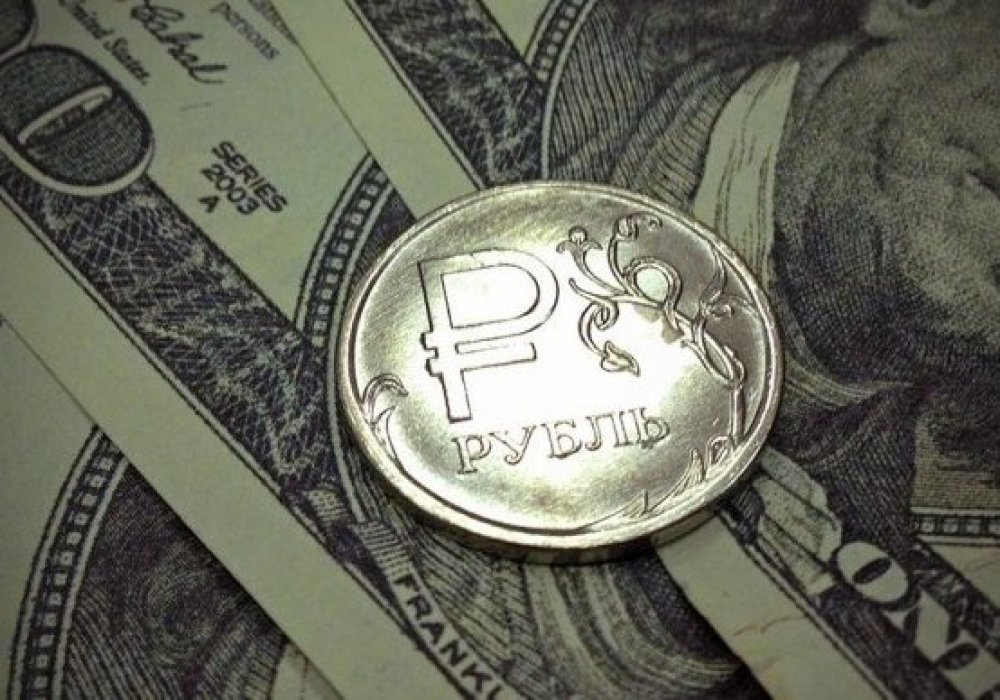 Только одно утешает: рубли, которых у вас нет, стоят гораздо меньше, чем раньше