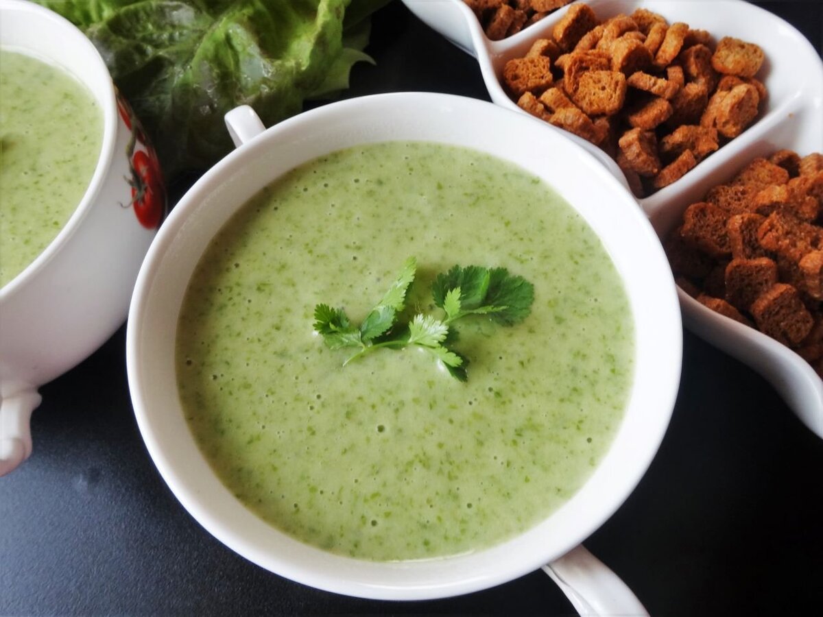 Суп с зеленым салатом