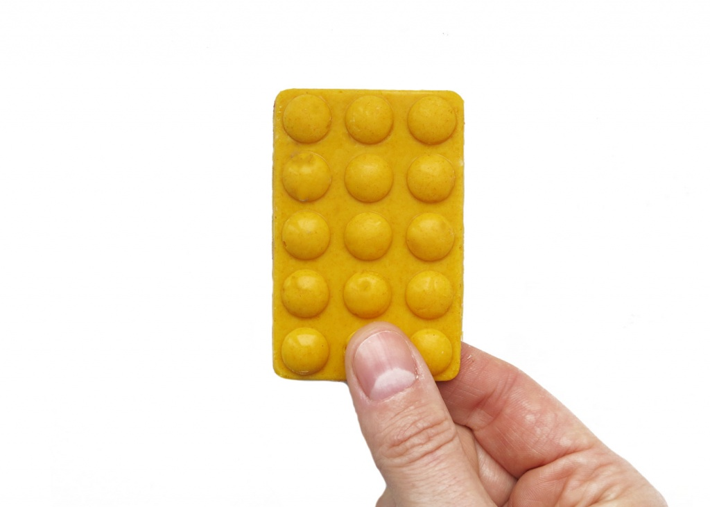 Шоколад, окрашенный порошком тыквы