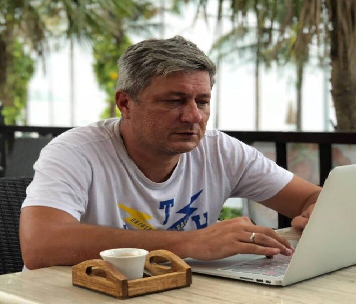 Человек, который гадит людям и не перестает это делать...