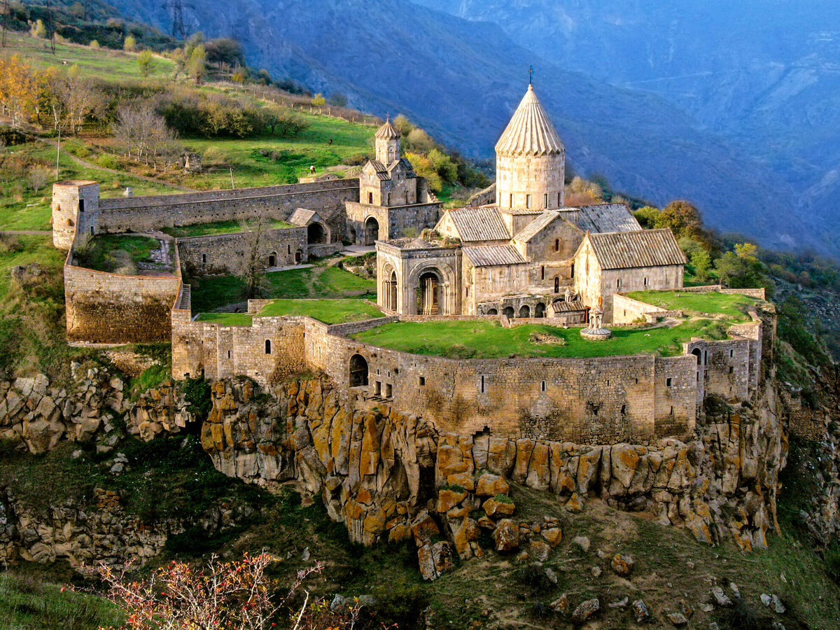 Армянская Церковь Tatev