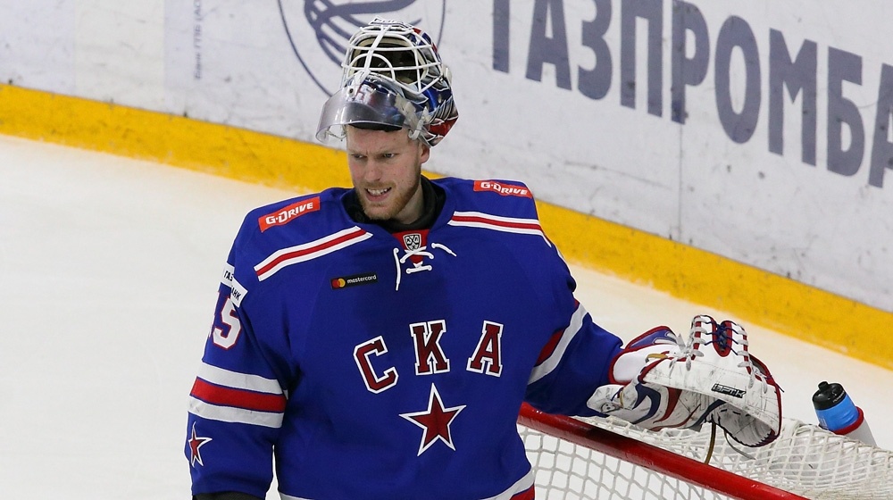 Вратарь СКА Магнус Хелльберг 