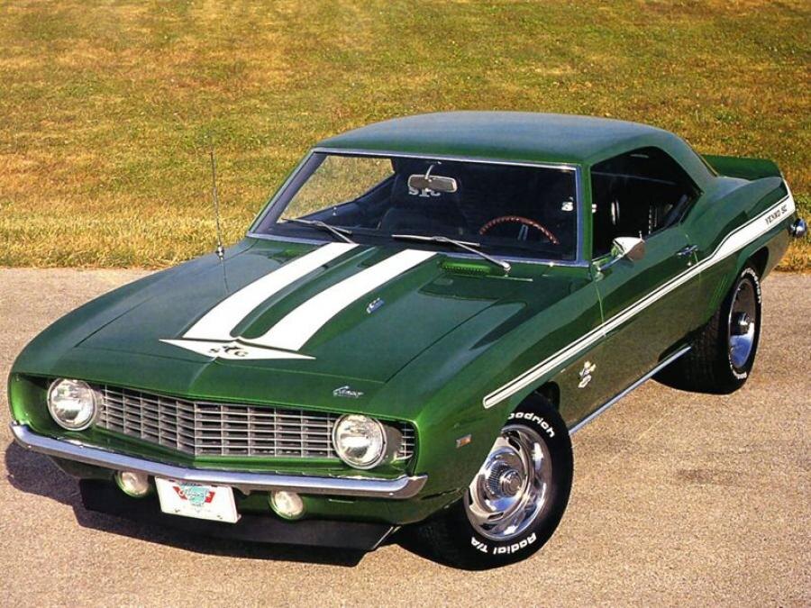 Yenko Super Camaro Куда же без масл- и прочих пони-каров? В разное время актер владел разнокалиберными "Мустангами" чуть ли не всех поколений, раритетными Chevrolet Nova и Chevelle, но самым примечательным купе этого жанра в его гараже называют "Камаро" от Дона Йенко, бывшего гонщика и торговца автомобилями Chevrolet. В конце 60-х годов под его руководством строились поистине адские машины – основательно переработанные Camaro с двигателями от Corvette.
