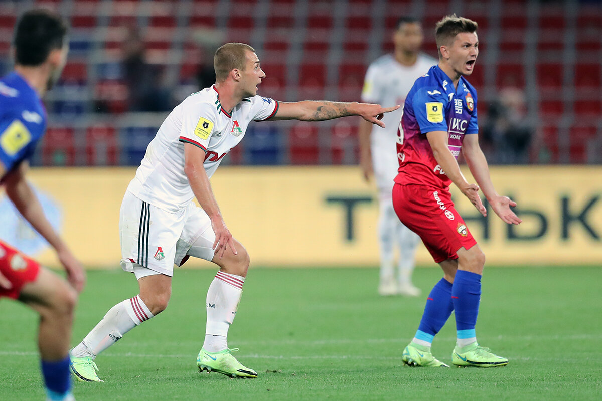 Дмитрий Баринов дает указания партнёрам