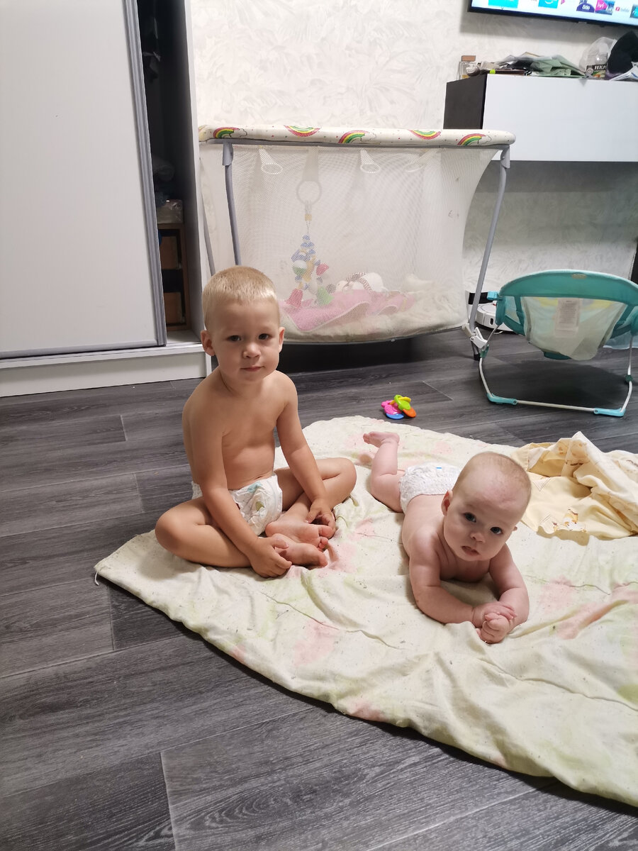 Наши младшие: Тема и Вероничка