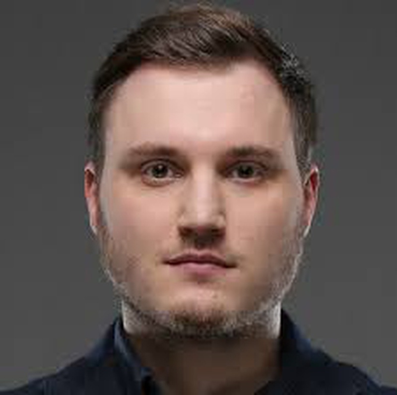 
Алексей STORM Туманов:«Насколько же Нигма классно закончили сезон камбекнув с 0-3 на 4-3, настолько же безыдейно они слились в переигровках.
 
 Нет слов просто, драфты говорят обо всем, жесть».