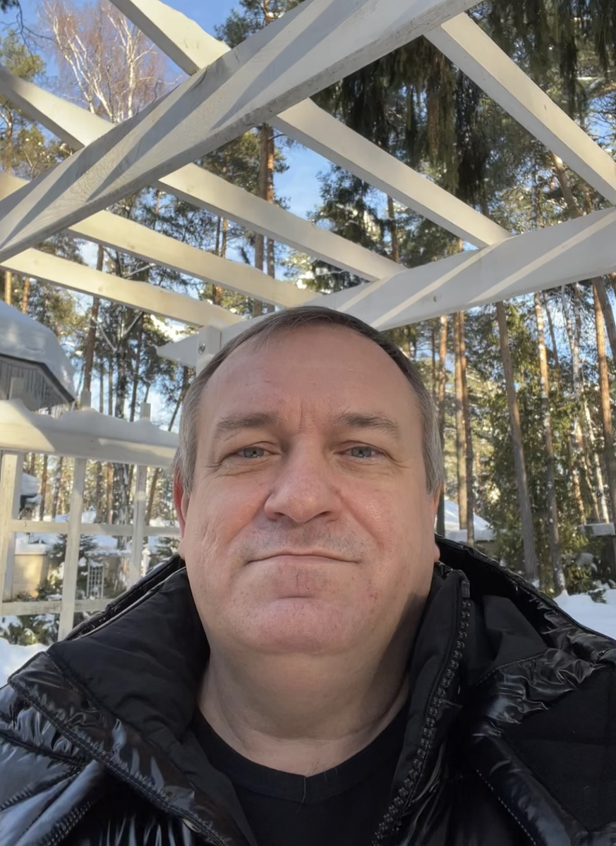 Автор и исполнитель Сергей Степанов.
