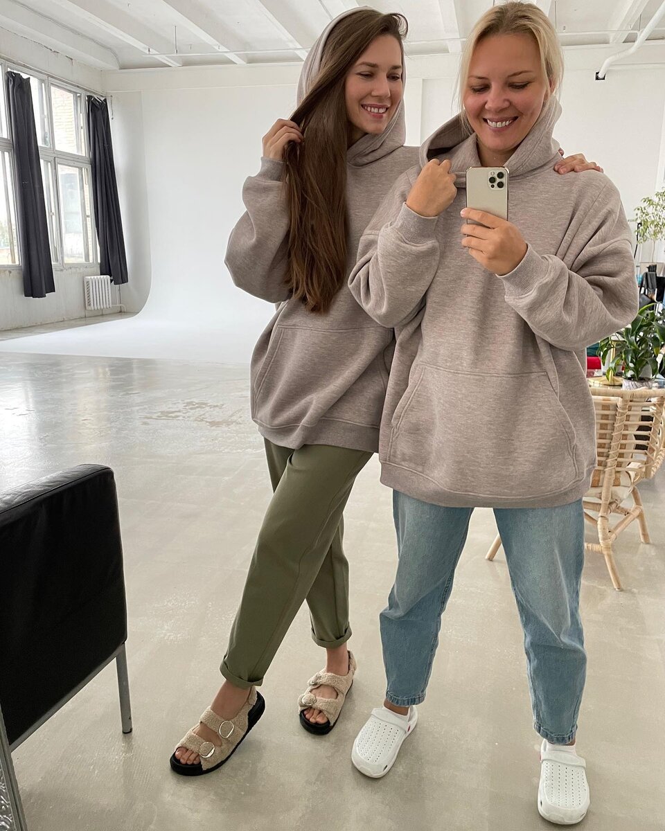 Нас зовут Анна и Лида, мы создатели бренда IVA design и рады вас видеть на нашем канале.