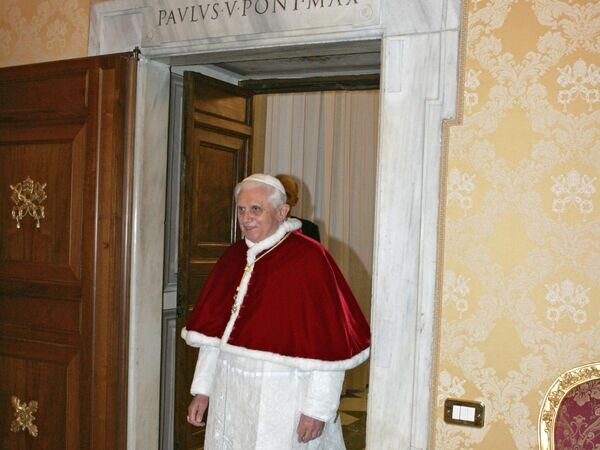 Папа Римский Франциск украшения. Папский посол