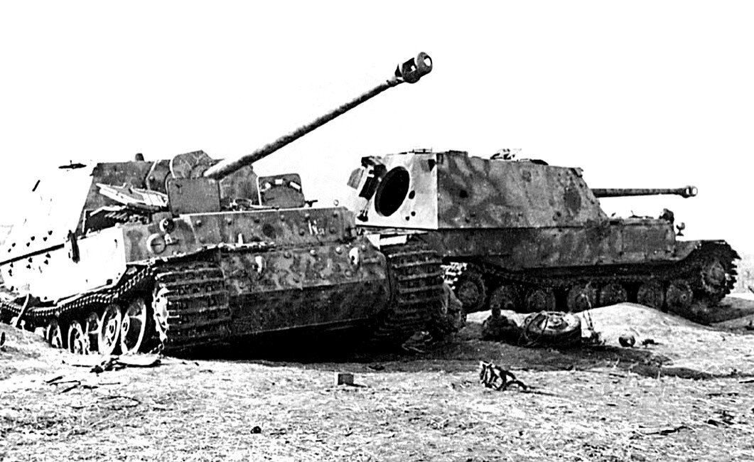 Подбитые "Фердинанды" на северном фасе Курской дуги