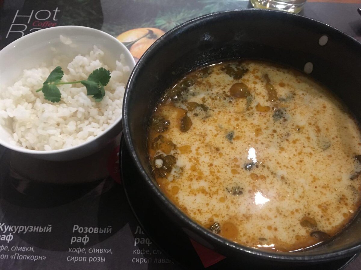 полюбуйтесь на этого красавчика