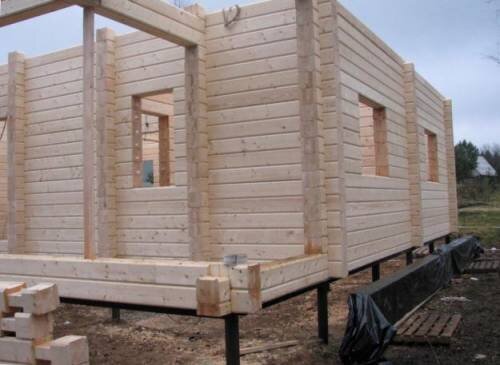  Дом начинается с фундамента. Наша цель - оценить затраты на него.