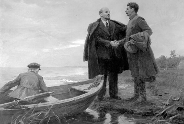 В.И.Ленин и И.В.Сталин в Разливе. 1917 г. Картина художника П.Розина