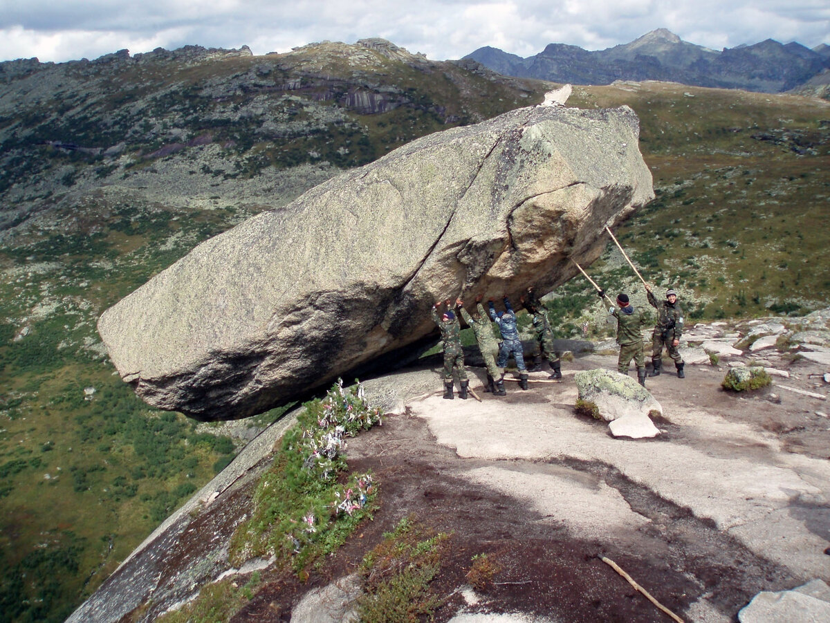 Обломки скал фото и рисунки