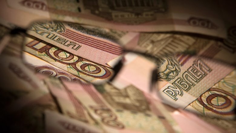  К майским праздникам курс доллара может подняться до 63 руб., а евро — до 78 руб., полагают аналитики, опрошенные «Газетой.Ru».