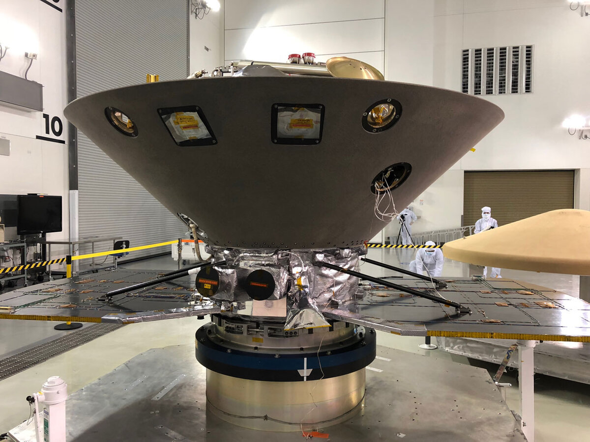 Инсайт NASA на Марс проходит заключительную подготовку в АФБ Ванденберга, штат Калифорния, до даты запуска 5 мая.