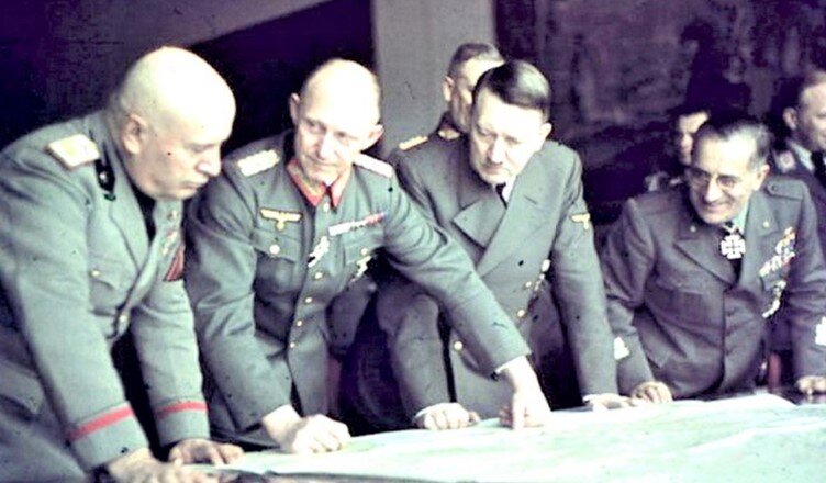 Командование разрабатывает план порабощения всего мира.