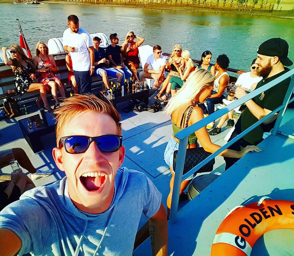 Источник фото: https://www.facebook.com/1196535923742620/photos/