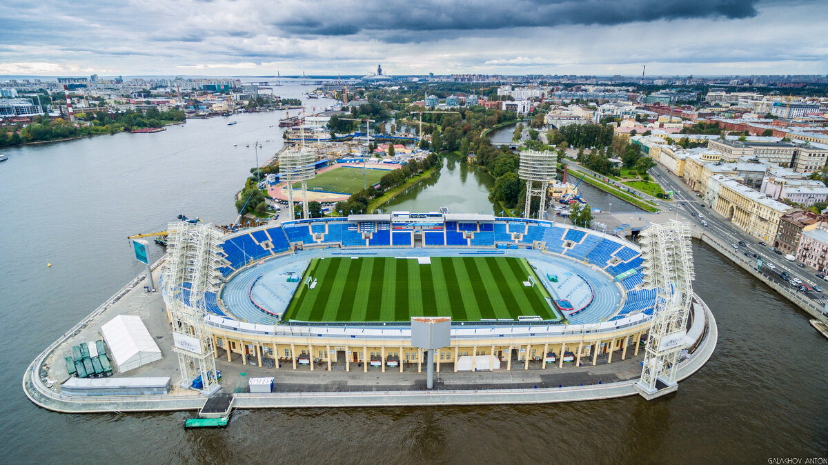 Футбольное поле Зенит Арена