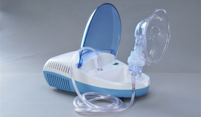 Если вы пользуетесь ингалятором, то за ним нужно хорошо следить. После каждой процедуры аппарат разбирают и тщательно моют.