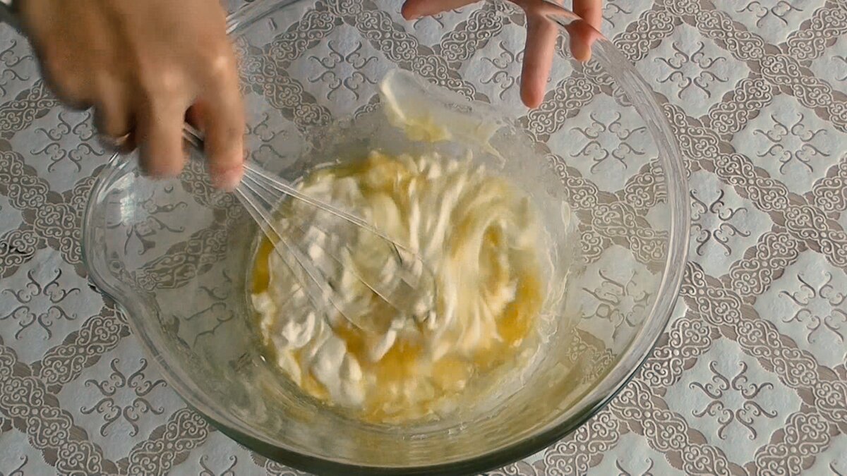 Яблочный пирог много начинки