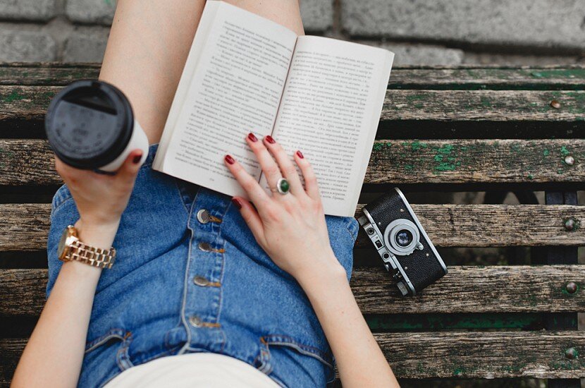 
 
    Говорят, что мотивации, полученной из книг, надолго не хватает. Но ведь то же самое можно сказать об ощущении свежести после душа — поэтому его и советуют принимать каждый день.    Казалось бы, зачем читать мотивирующие книги? Разве не лучше сразу приступить к действиям, чем тратить время на изучение чужого опыта? Но человеку часто не хватает решимости изменить свою жизнь. Именно для этого я собрала  15 лучших мотивирующих книг, чтобы вы отважились на покорение
 вершин. 

