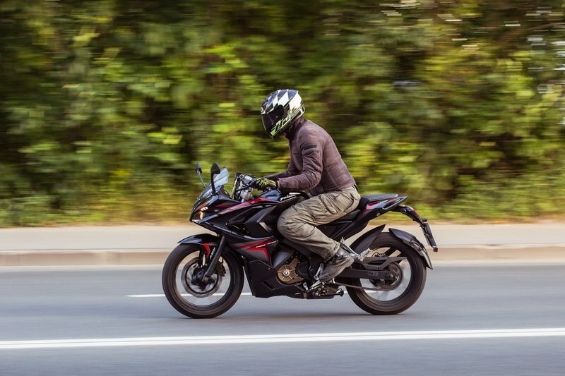 Bajaj Pulsar RS 200