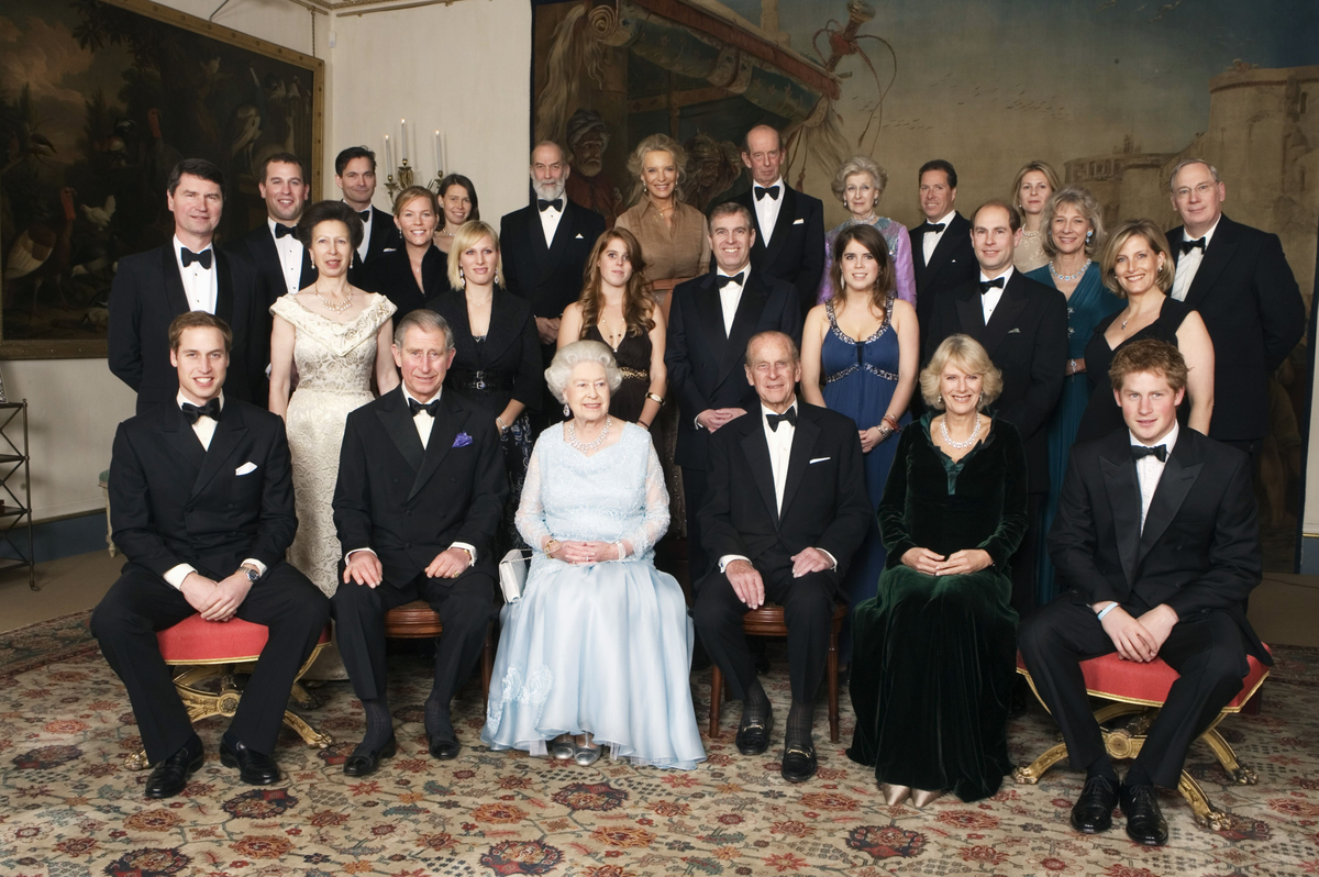 Династия в англии 5. The Royal Family "Королевская семья".. Королевская семья:Виндзорская Династия. Королевская семья Великобритании 2020. Семья королевы Елизаветы 2.