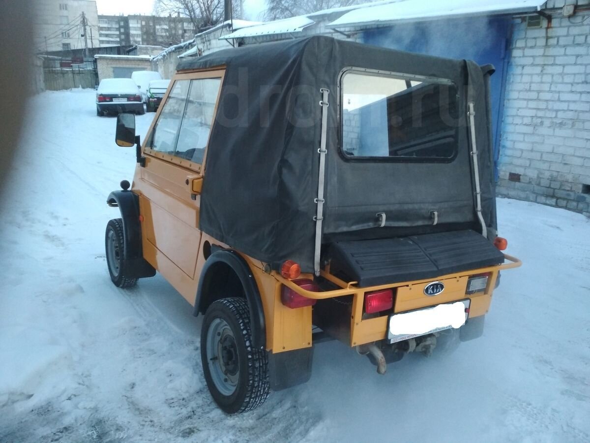 Самый поздний из известных экземпляров. Заводской номер 563. Из 563 выпущенных экземпляров штук 200 ушли на экспорт в Европу, часть были выпущены в виде мотоколясок с ручным управлением, часть оказались без документов. В итоге живых кроссов с документами единицы.
Со съемным верхом их тоже единицы