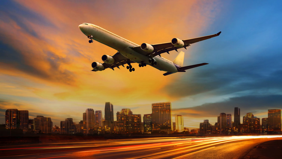 Не смотря на то, что все пролёты над город строго регламентированы, самолёта иногда начинают снижение раньше времени. Тем самым они превышают допустимые нормы шума и доставляют жителям большой дискомфорт. 