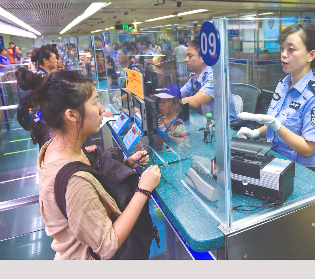 по моему это старая система снятия отпечатков... сейчас выносные терминалы