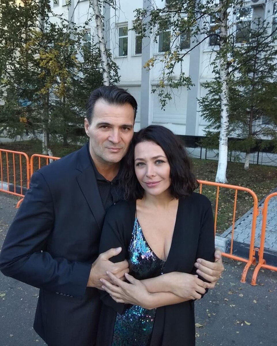 Актер александр дьяченко жена фото Личная жизнь, жена Александра Дьяченко и ссора с актрисой Катей Волковой В гостя