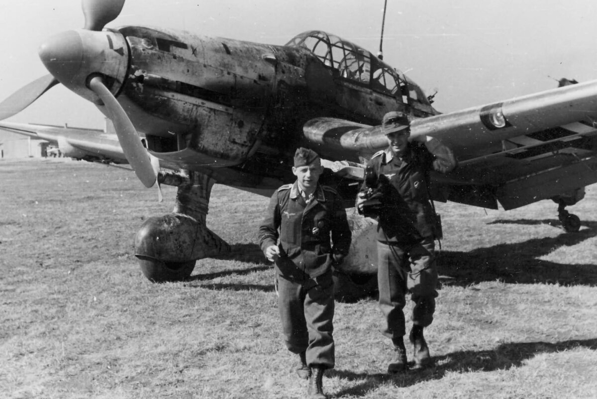 немецкий пикирующий бомбардировщик "юнкерс  87 - штука"