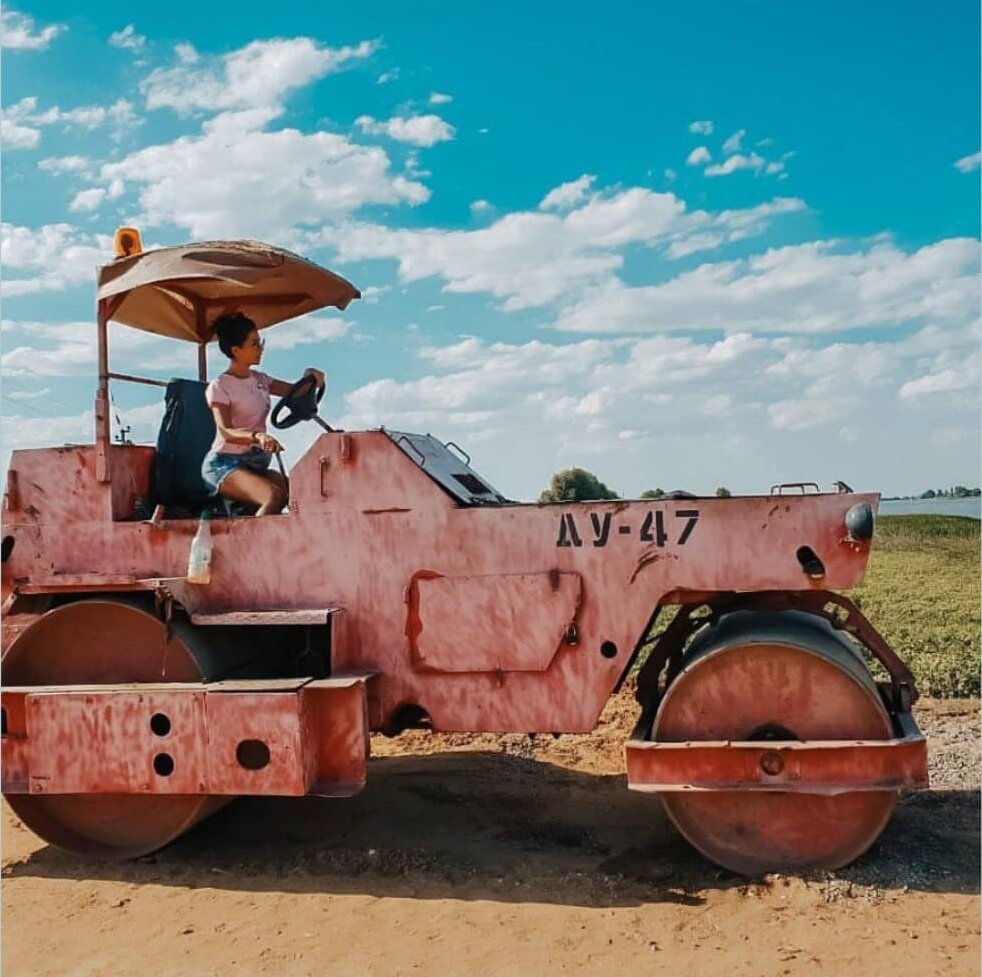 гламурный каток где-то в Астраханской области