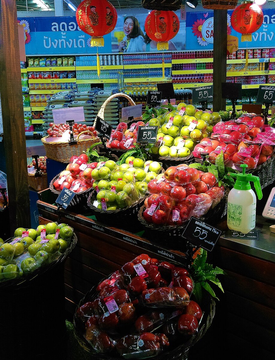 Яблочки в тайском супермаркете )