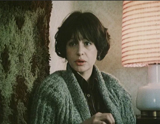 Кадр из фильма "Осенний марафон", реж Г. Данелия, 1979 год. В роли Аллы - Марина Неёлова.