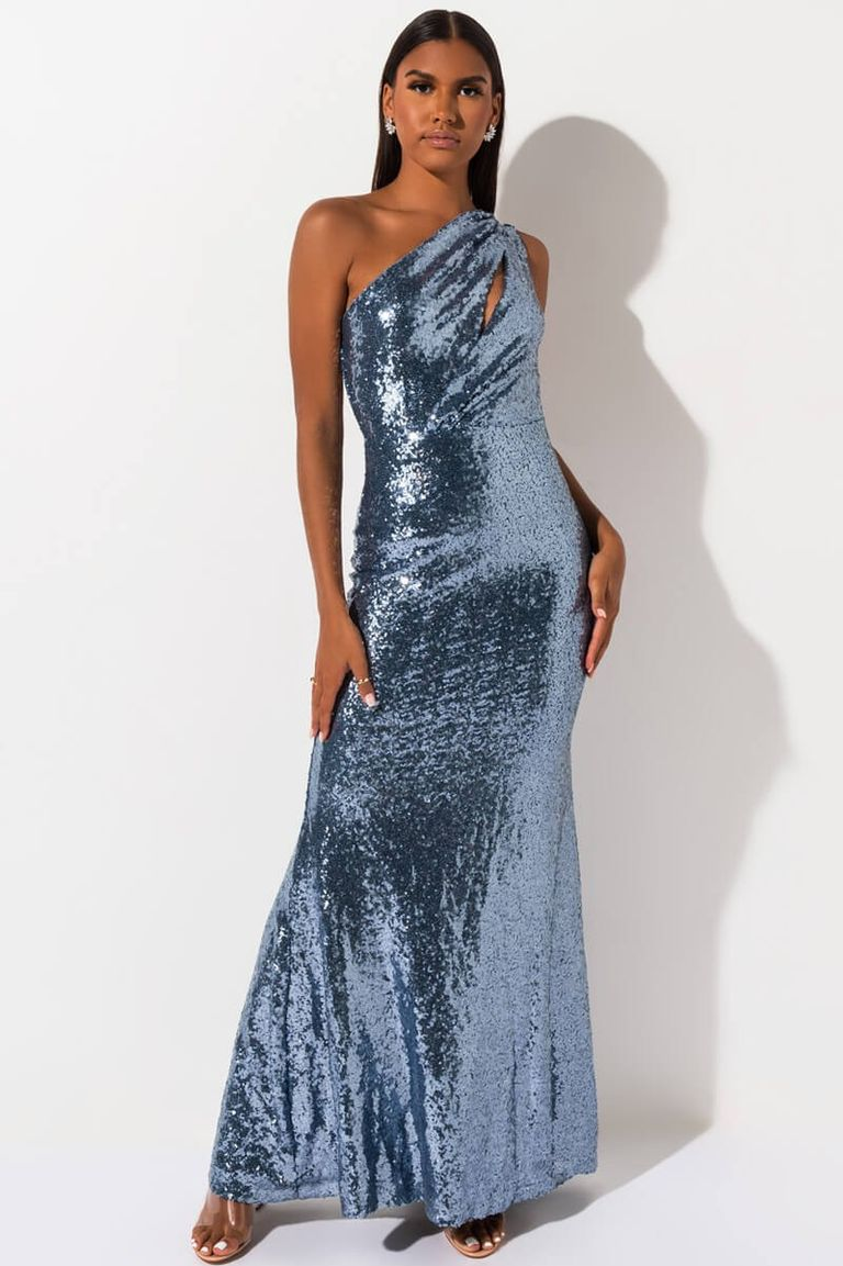 Платье на одно плечо.Akira