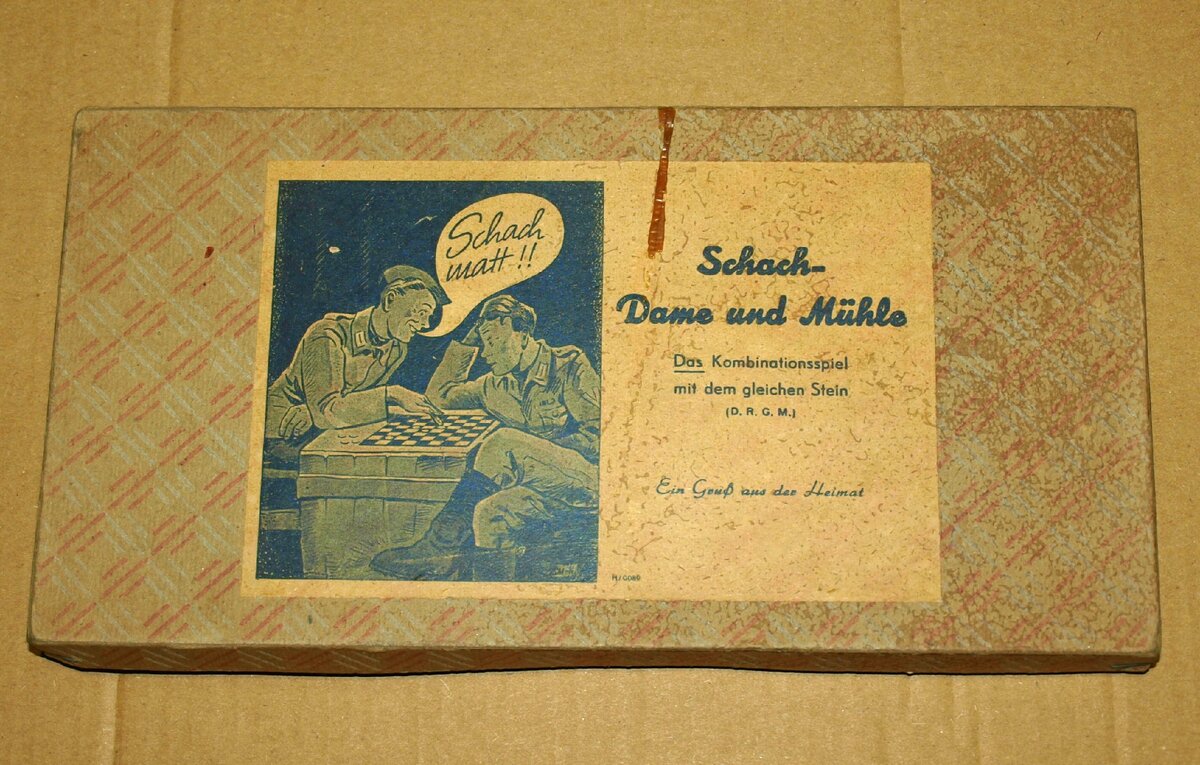 Коробка игра шахматы-шашки.