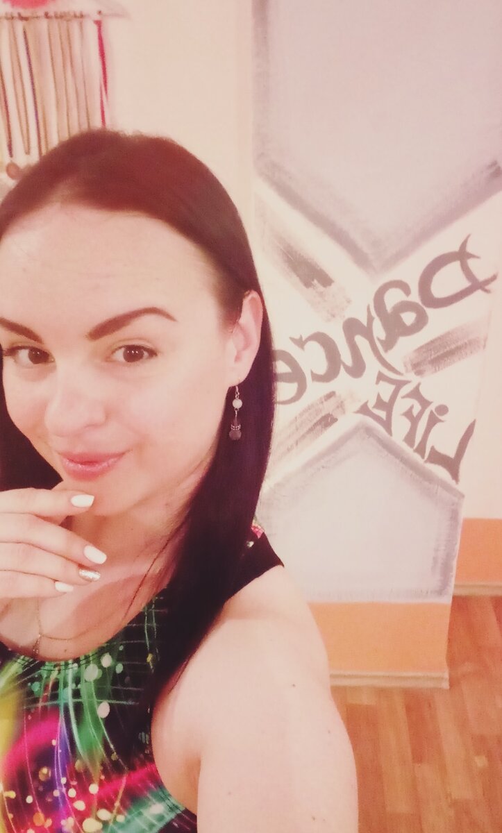 После каждого урока я чувствую полное удовлетворение потому, что я вижу глаза и улыбки своих учениц. Они не оставляют сомнений в том, что я помогаю быть им счастливыми..