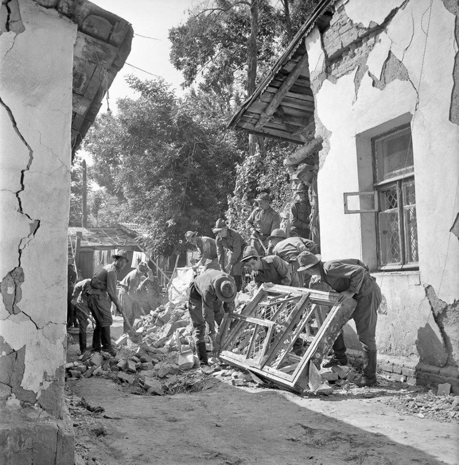 Землетрясение в Узбекистане 1966. Землетрясение 1966 года в Ташкенте. 26 Апреля 1966 Ташкент. Фото землетрясения в Ташкенте в 1966 году.