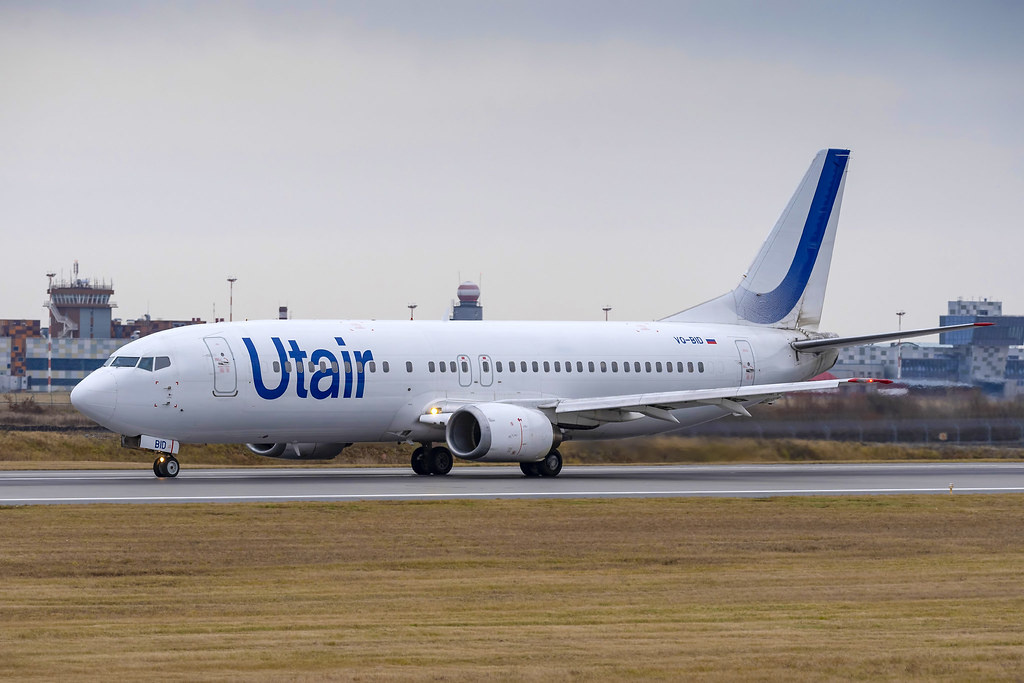 Boeing 737-400 VQ-BID (фото осеннее)