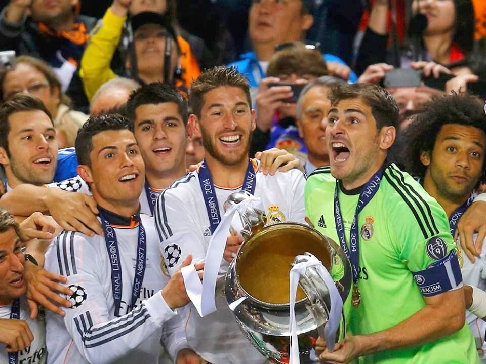 Футболисты Реала празднуют 10-й выигрыш клубом Кубка Чемпионов